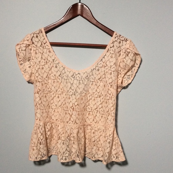 🐞 Urban Outfitters Pins & Needles Lace Peplum Top - Picture 3 of 5